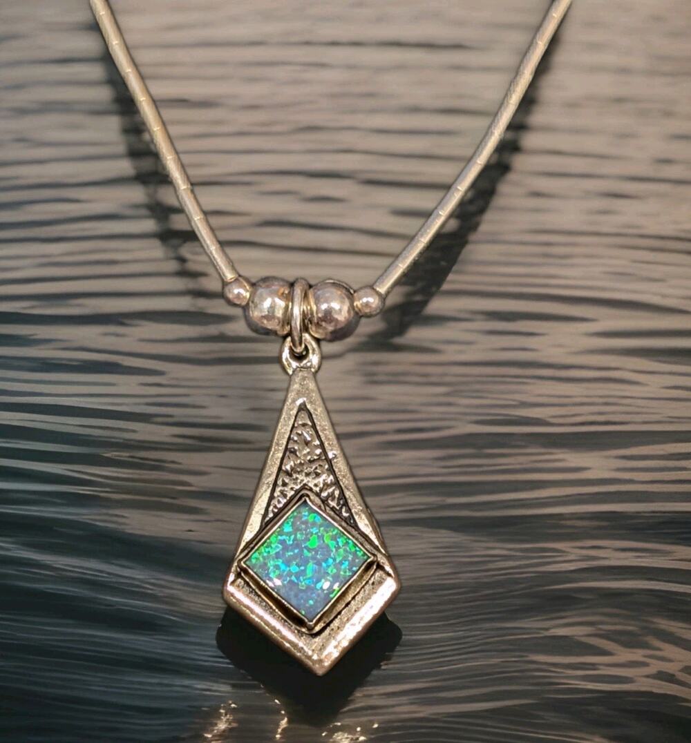 16” Vintage Sterling Silver 925 Liquid Silver Chain Necklace with Opal Pendant